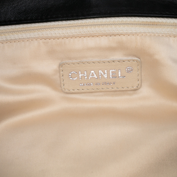 Pre-Loved Chanel Quilted Lambskin East West Accordion Flap - Picture 5 of 10